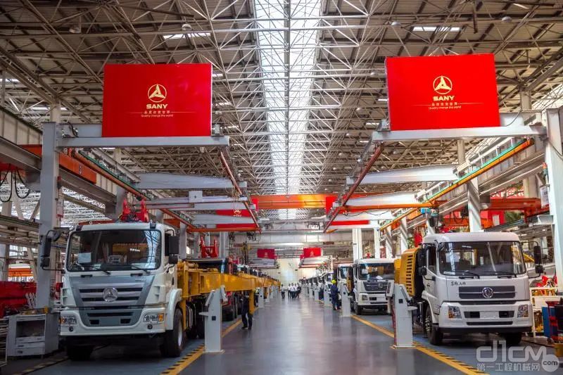 戰(zhàn)疫不忘生產(chǎn),三一重起智能工廠逐步復(fù)工--高空作業(yè)機械機械動態(tài)-高空